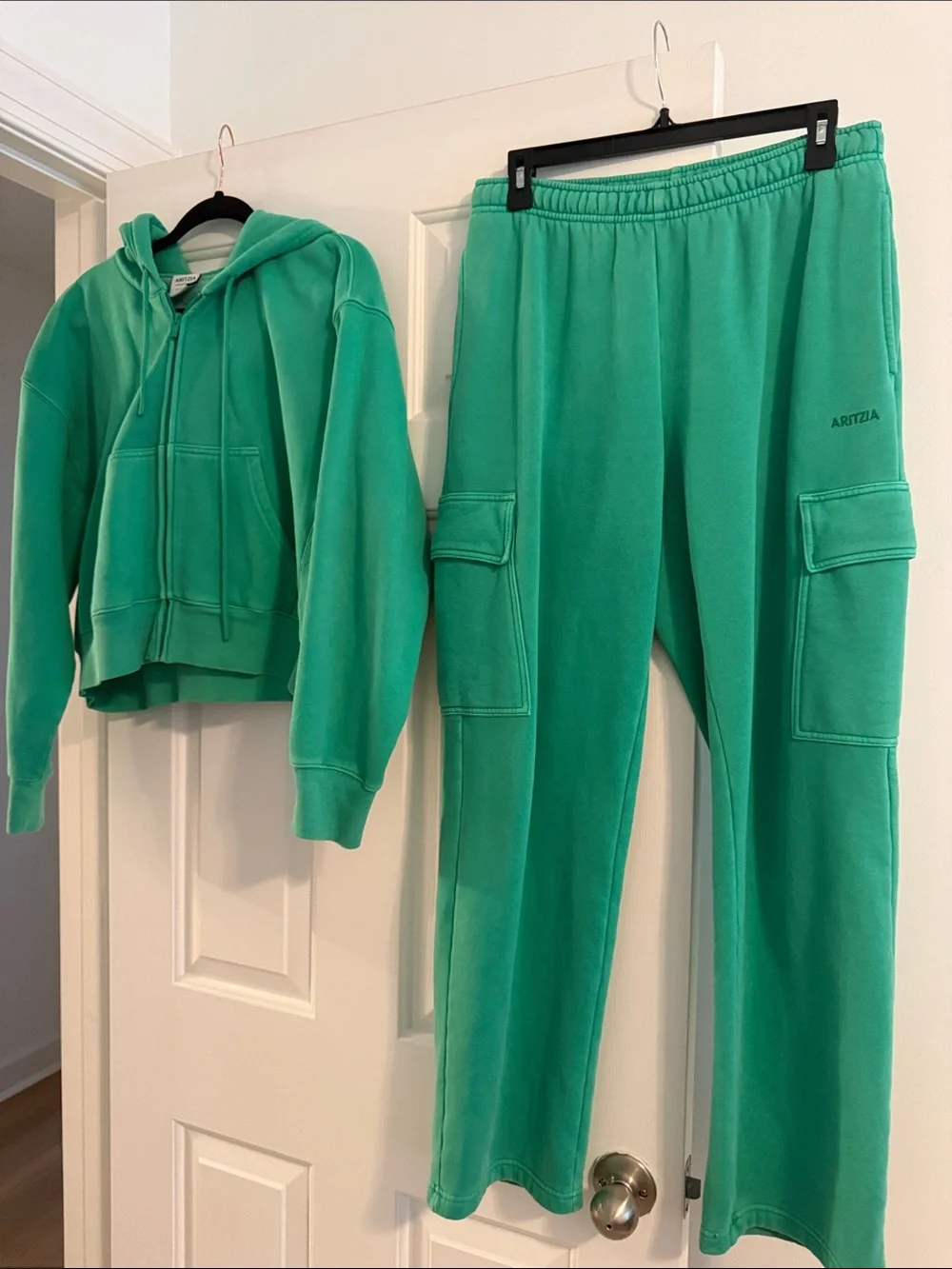 Aritzia Mega Fit Set - Picture 1 of 7